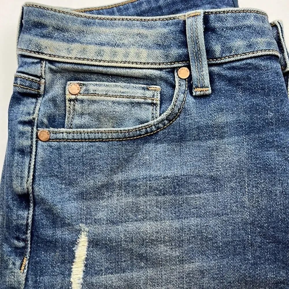Level 99 4” Inseam High Rise Cuffed Shorts Size 29